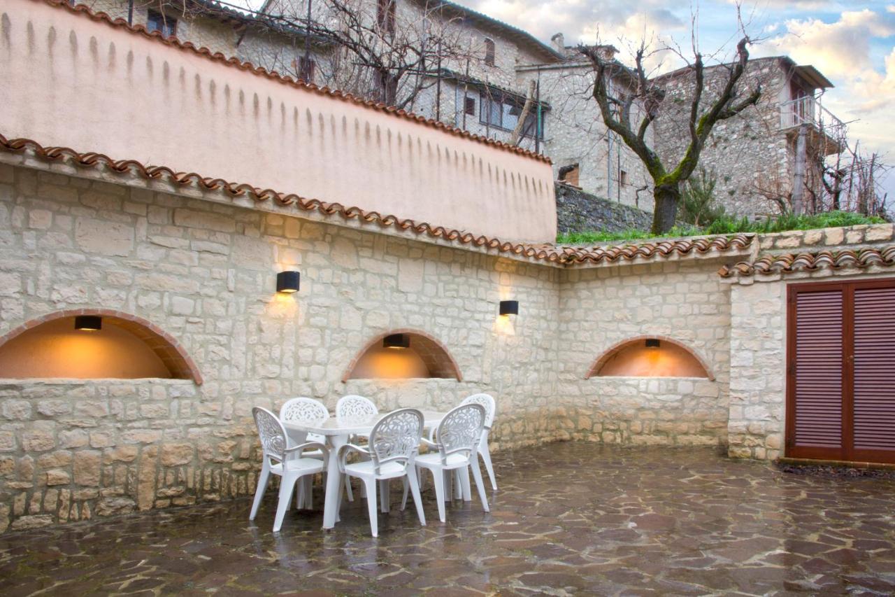 Villa Con Piscina "La Dogana Di Spoleto " Sant'Anatolia di Narco Exterior photo